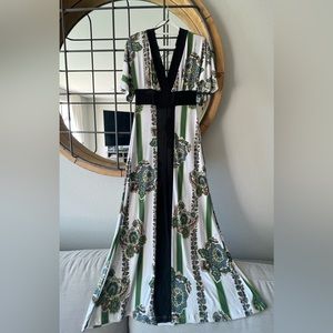 Body Central short sleeve non-wrinkle maxi dress Size M NOT WORN